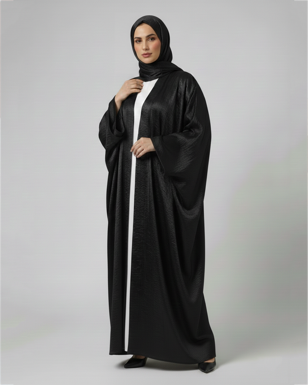 Shimmer Kaftan - in Black