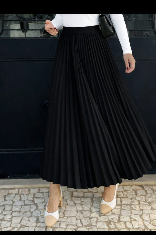 Beleseh  Skirt in Black